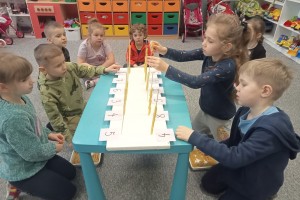 III - ZABAWY Z MATEMATYKĄ
